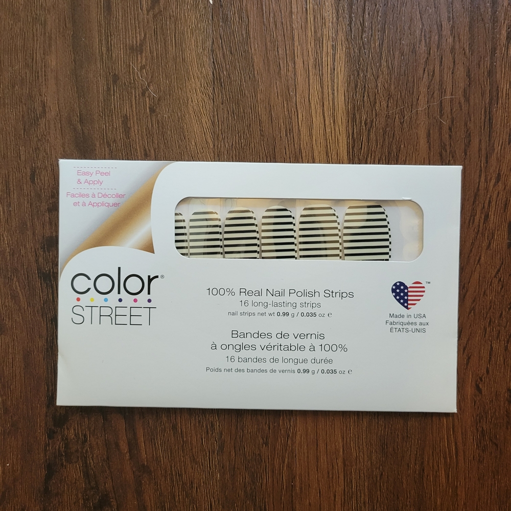 Color Street Nail Polish Strips- Between The Lines
